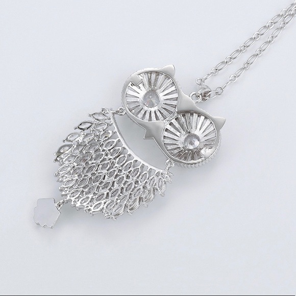 Elegant swarovski crystal Owl necklace - Picture 4 of 7